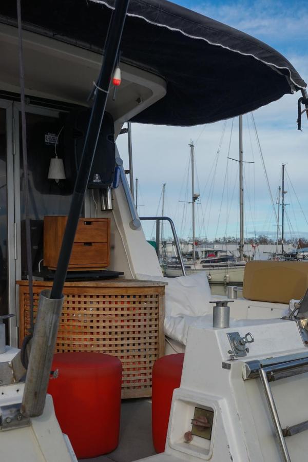 Bateau Cocoon Au Bassin Des Lumieres Hotel Bordeaux Exterior photo